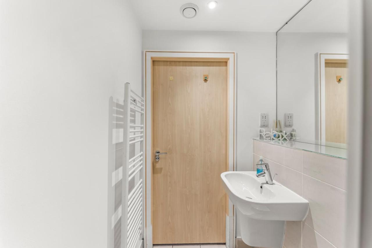 Large - Sleeps 8 Apartment *