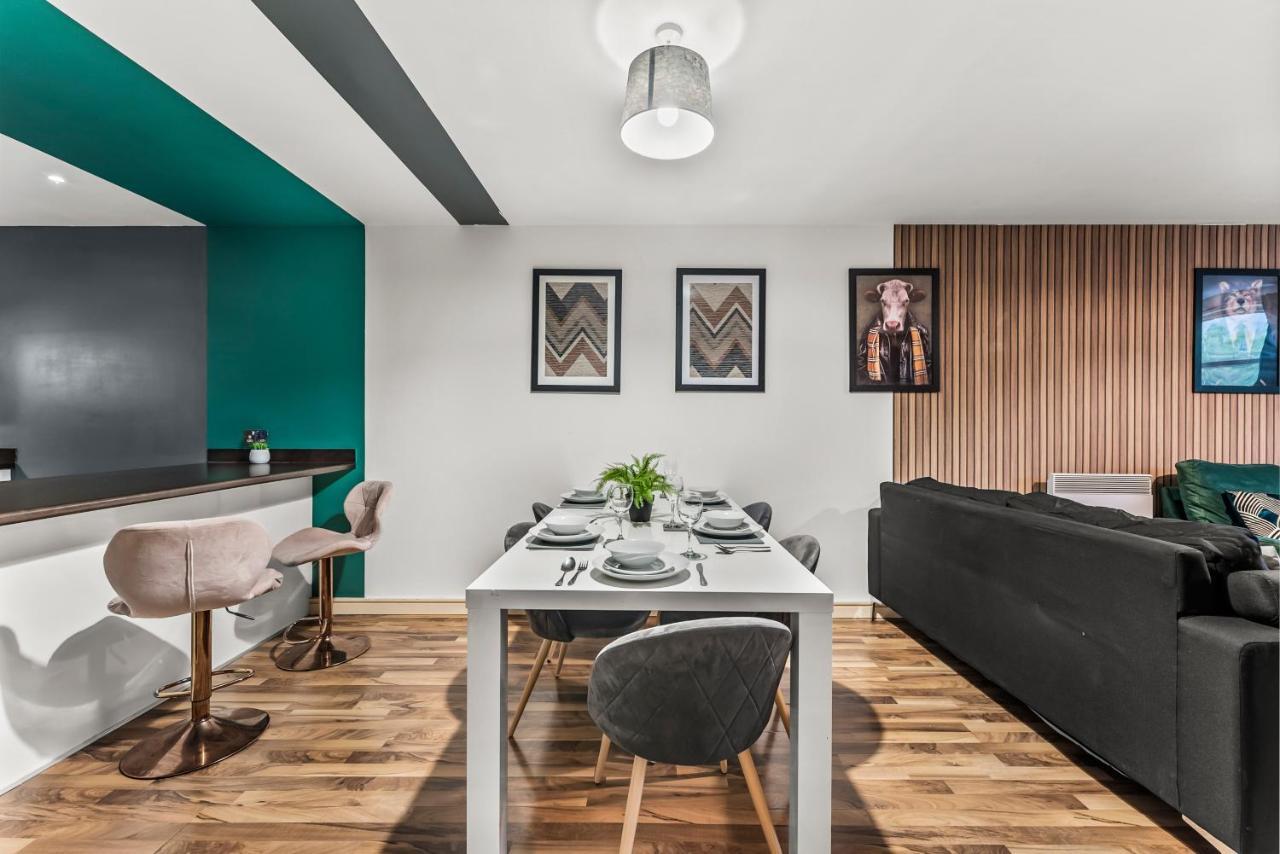 Large - Sleeps 8 Apartment