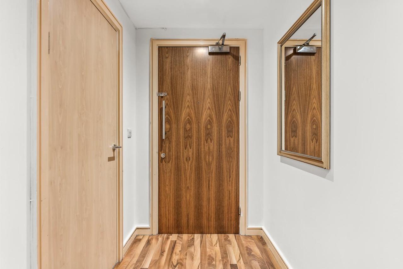 Apartment Large - Sleeps 8 Manchester