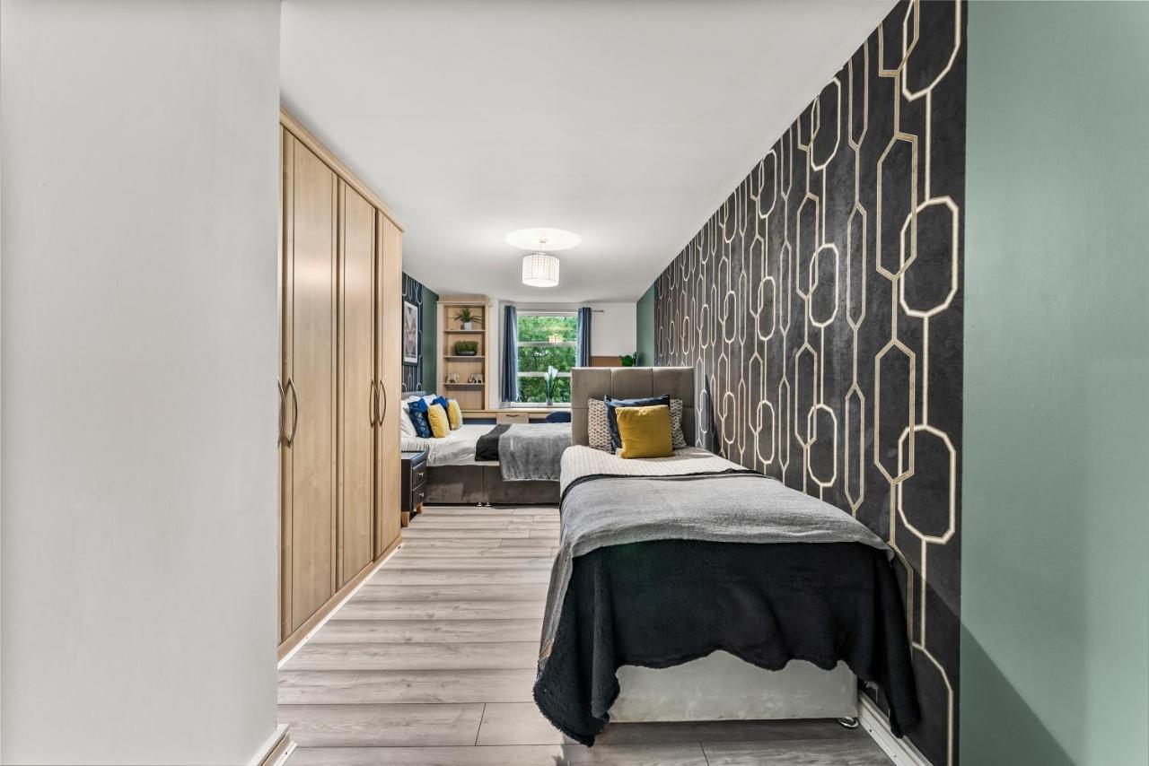 Large - Sleeps 8 *