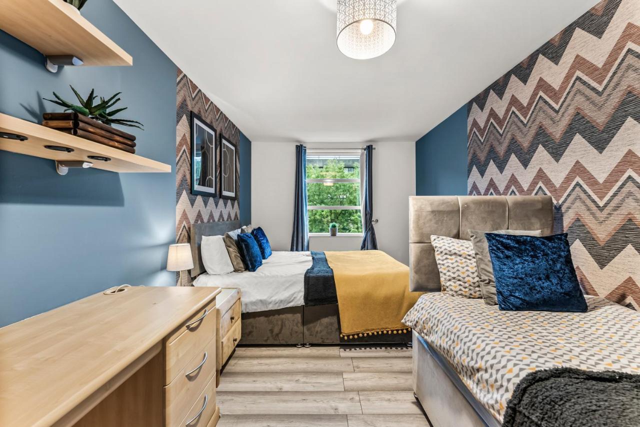 Large - Sleeps 8 Manchester