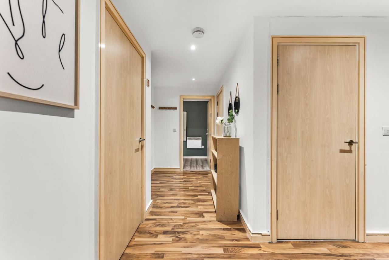Large - Sleeps 8 Apartment