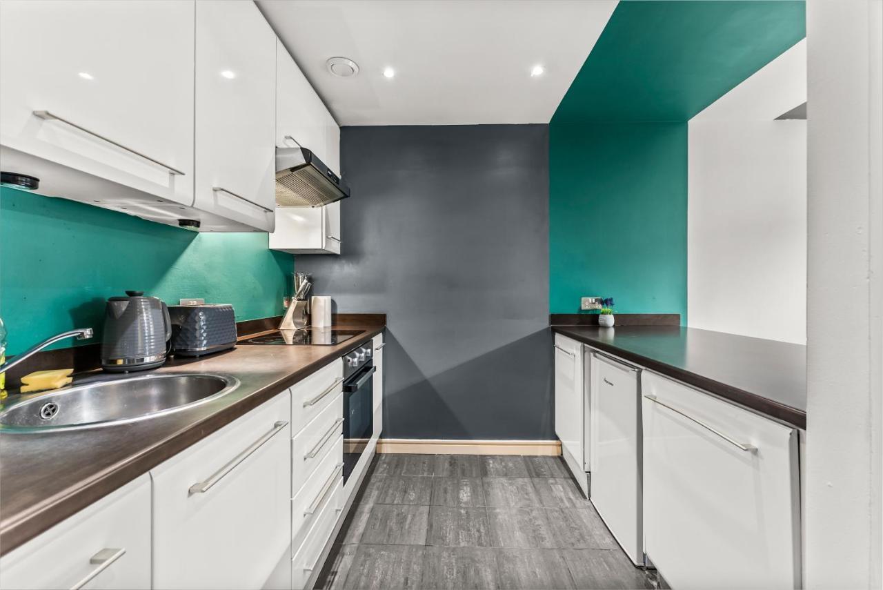 Apartment Large - Sleeps 8 *