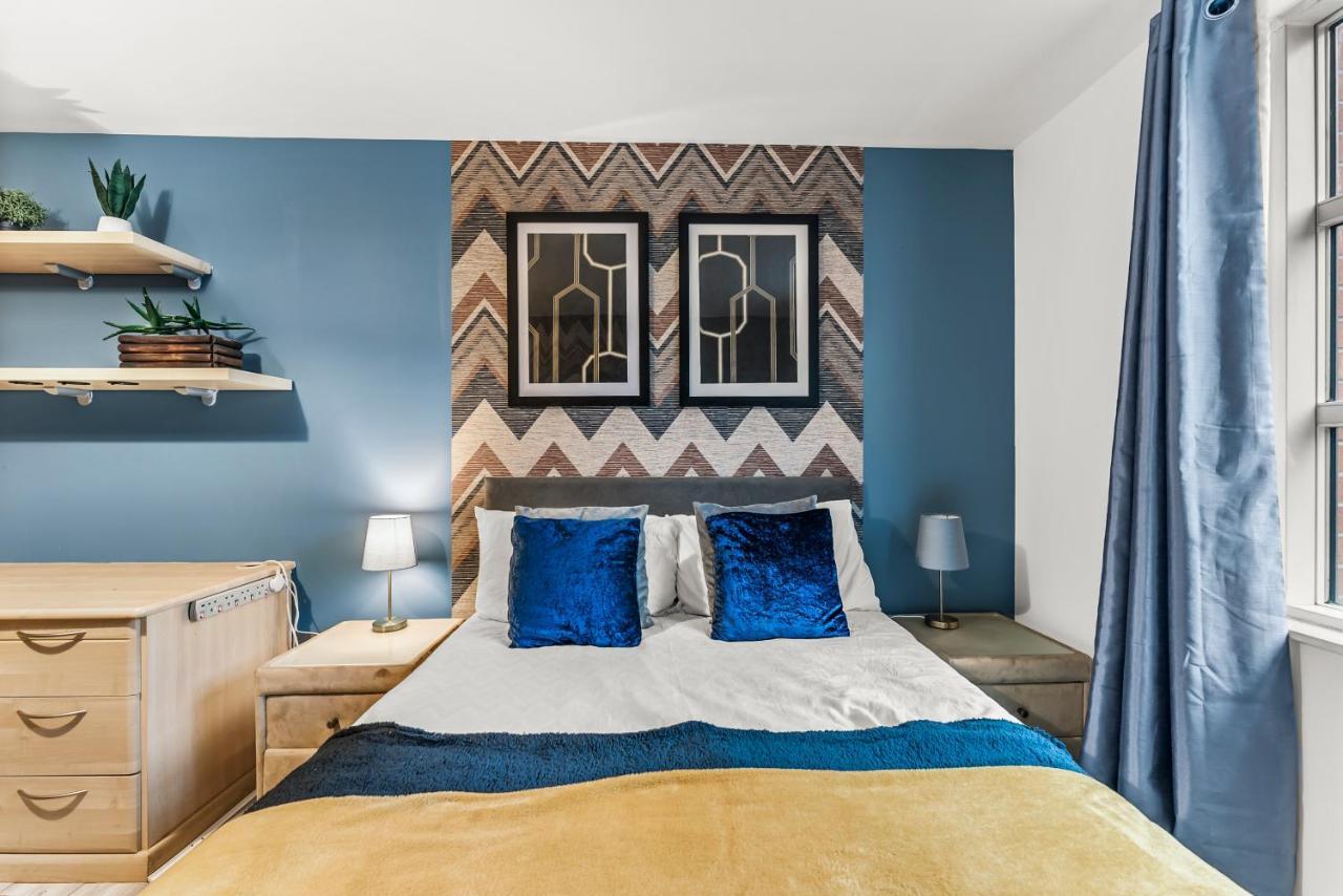 Apartment Large - Sleeps 8 Manchester