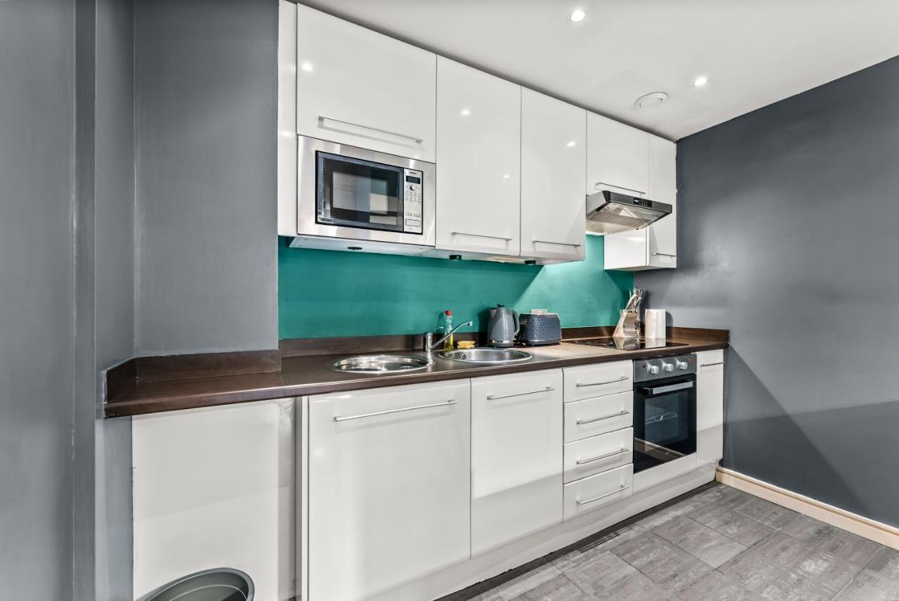Large - Sleeps 8 Apartment *